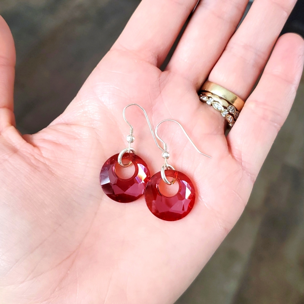 🆕 Red disk Swarovski Crystal earrings